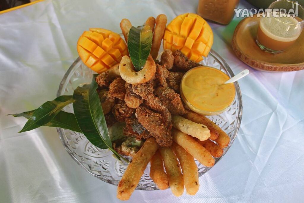 CHI3 chicharron de jurel con salsa de mango