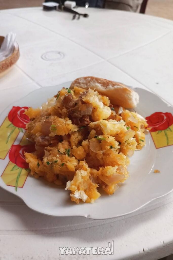 MAJ1 Majadito de yuca con pan cachangita