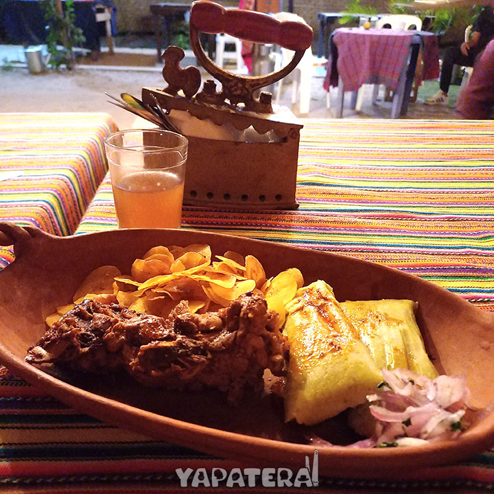 PAV2 Pavo criollo con tamales verdes y chifles