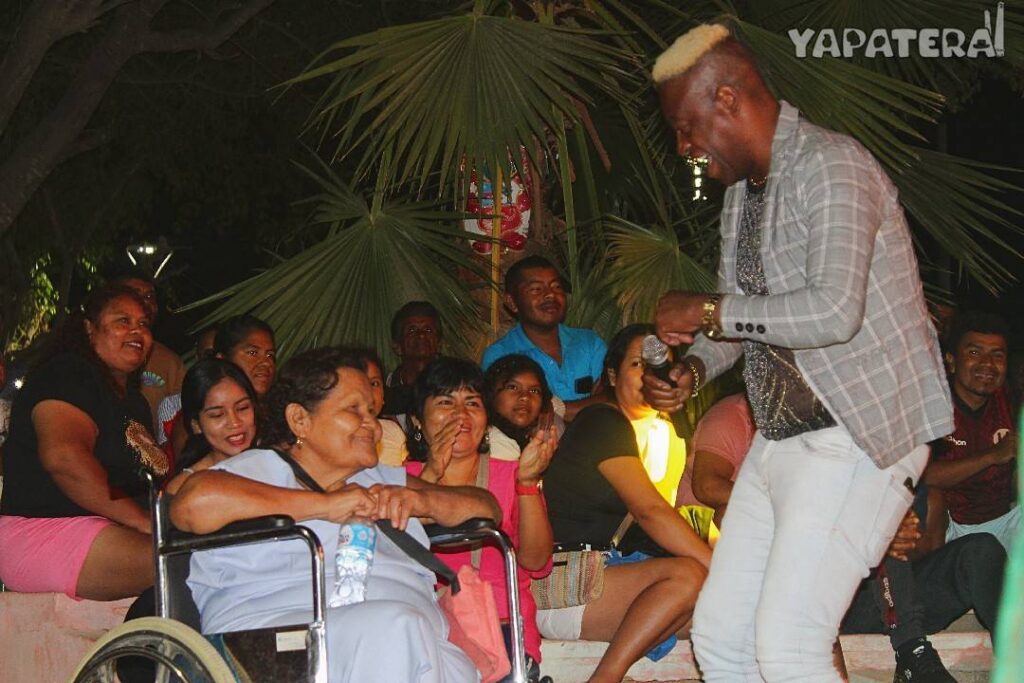 VI2 artista Lobaton y publoco Yapaterano